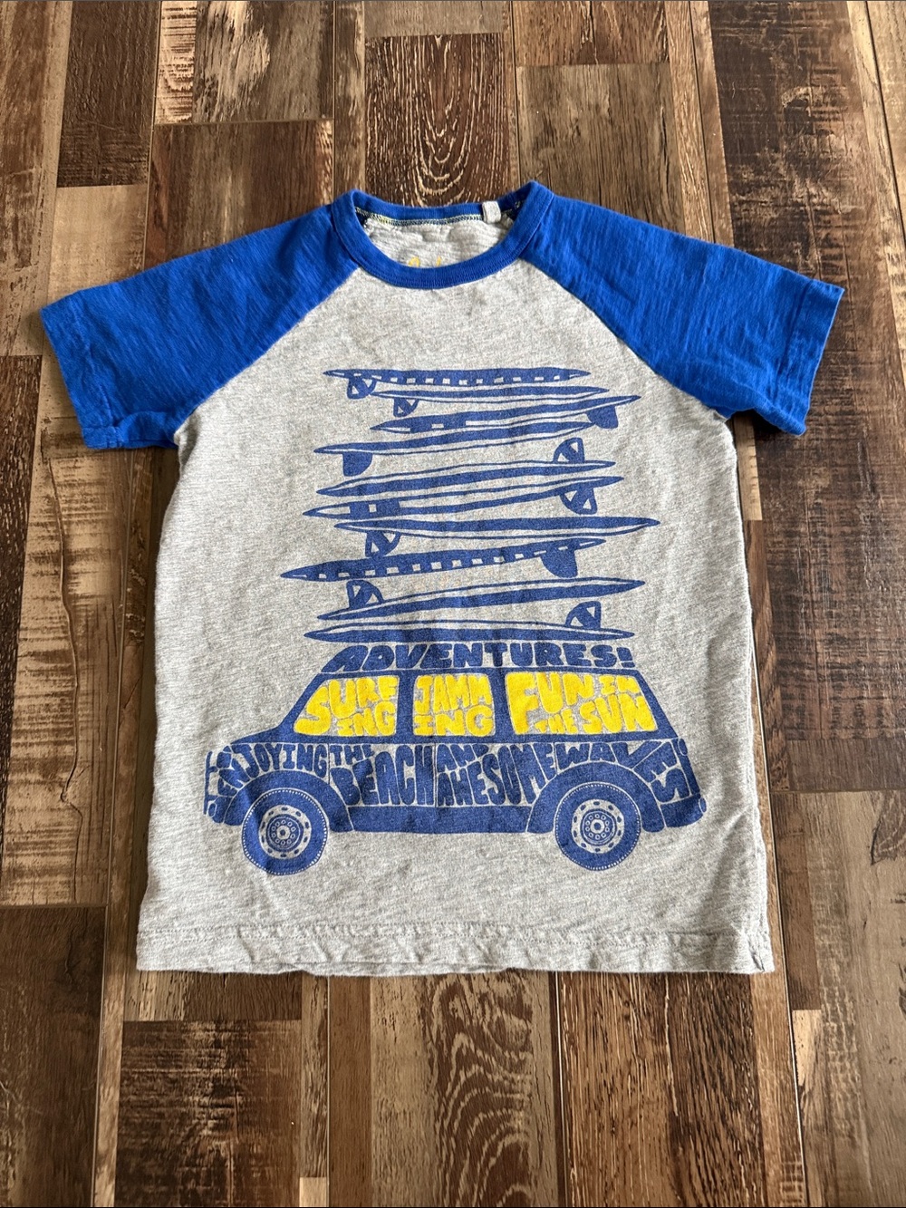 Mini Boden Blue & Gray Surf Van Graphic Raglan‎ Tee size 6/7